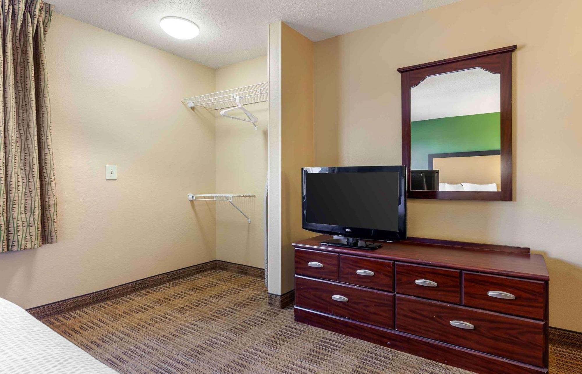 Extended Stay America Suites - Madison - Junction Court Middleton Buitenkant foto