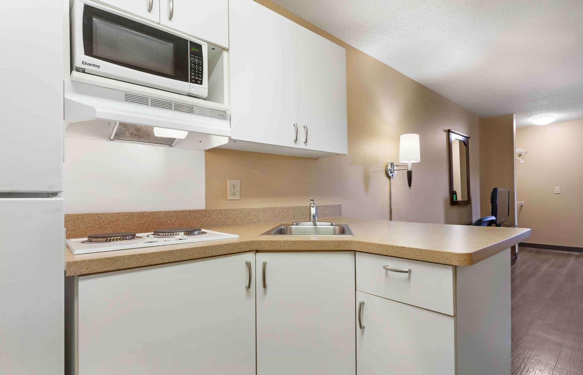Extended Stay America Suites - Madison - Junction Court Middleton Buitenkant foto