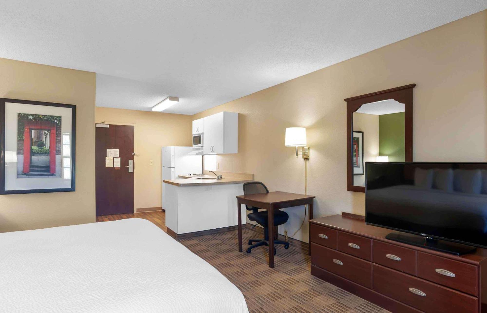 Extended Stay America Suites - Madison - Junction Court Middleton Buitenkant foto